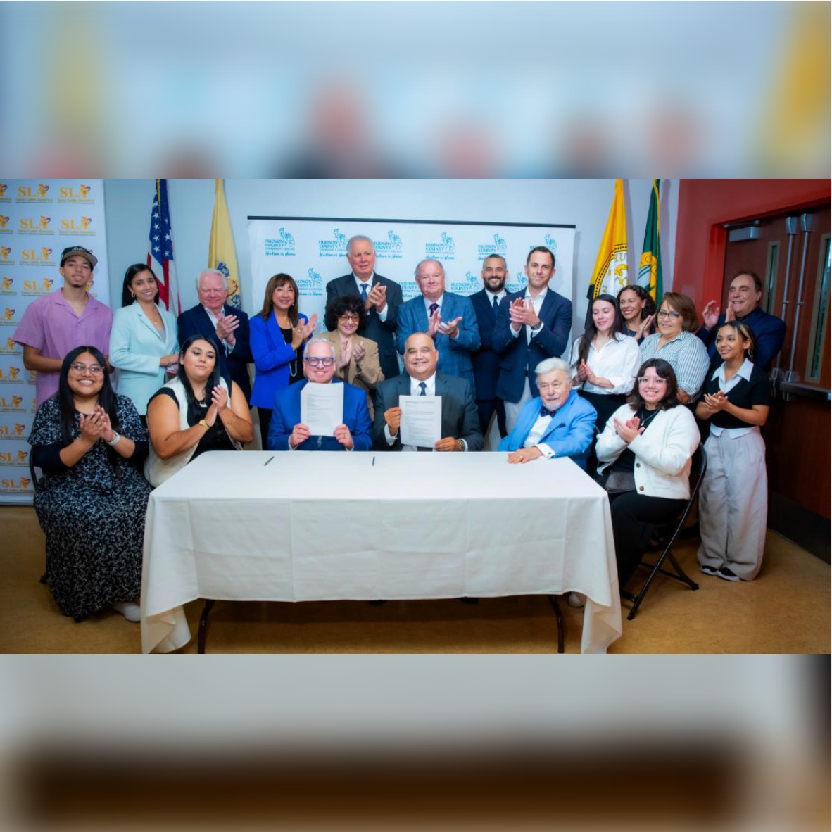 Congresista Menéndez, Ejecutivo del Condado Guy, Alcaldes Sires y Turner se unieron al Hudson County Community College y Save Latin America para firmar un MOU que crea rutas coordinadas de servicios en el Norte de HudsonUnion City, N.J.