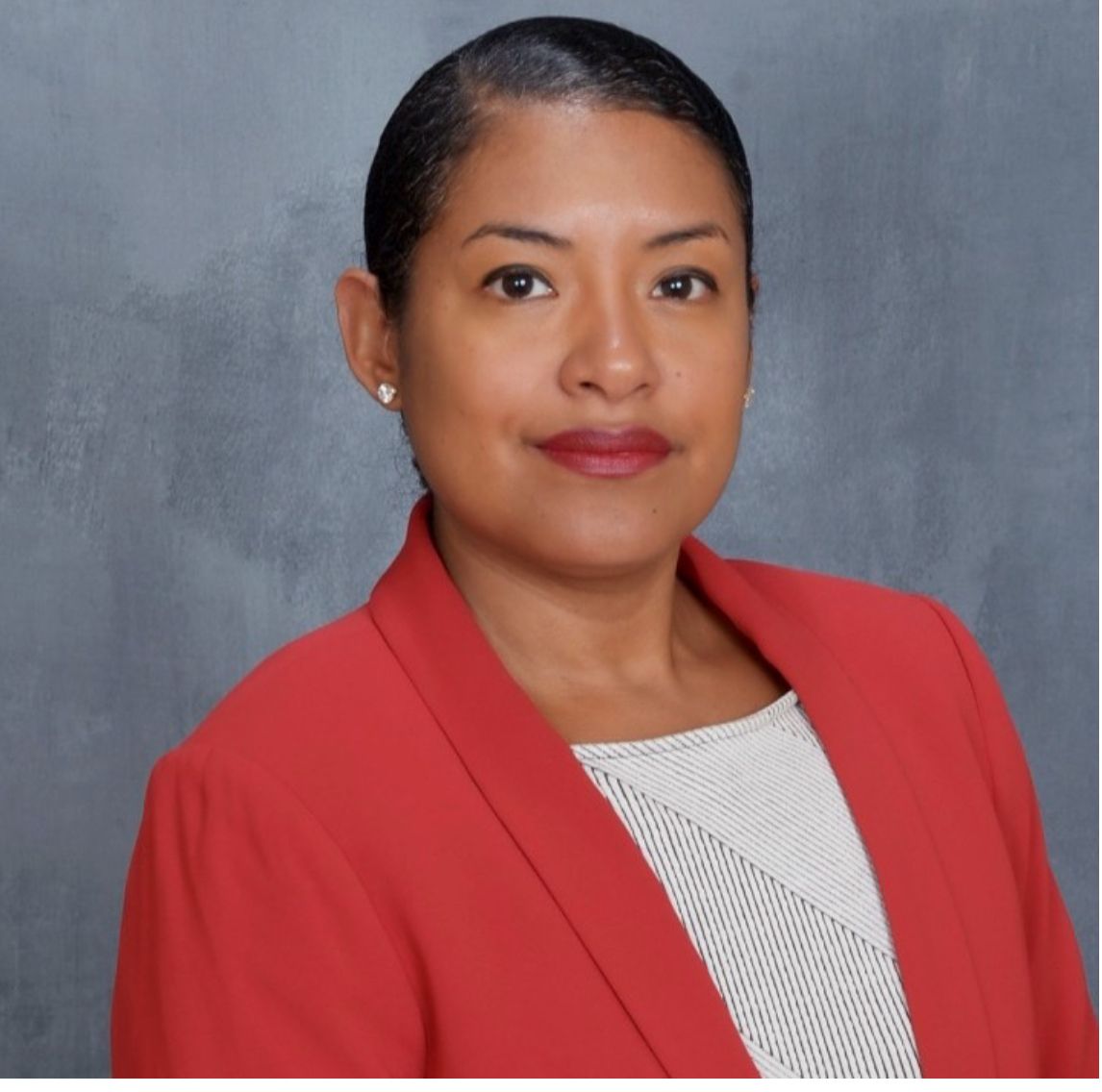 Escuche a Eva Loayza McBride , Vice directora de Comunicaciones del NJDHS . detodounpoco930.com